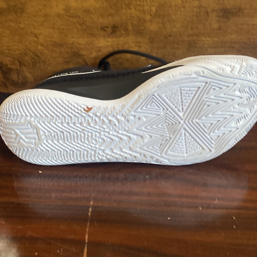 Nike Black and Gray Athletic Sneakers - Picture 2 of 3
